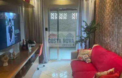 Casa sobreposta alta, com 2 quartos e varanda gourmet