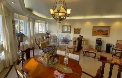 Apartamento 3 quartos com 221m a.util 1 quadra da praia do gonzaga