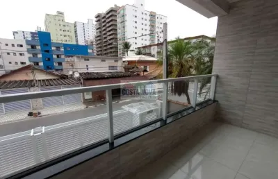 Casa de condomínio sobreposta alta 2 quartos e varanda na tupi