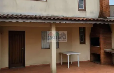Sobrado de 210 m2 em  itanhaém com 03 dormitórios e edícula