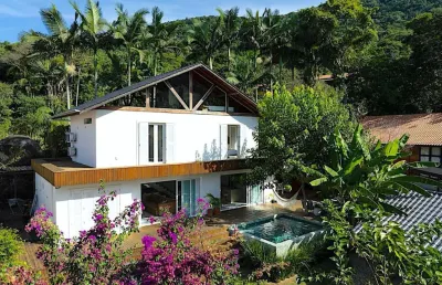 Casa com 3 quartos à venda na Rua Flamboyant, 10001, Praia das Taquaras, Balneário Camboriú