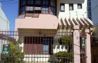 Casa com 4 dormitórios para alugar, 290 m² por r$ 7.605,00/mês - camaquã - porto alegre/rs