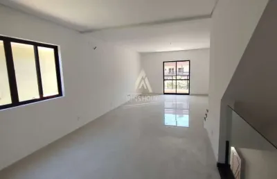 Casa sobreposta alta a venda com 220m², 3 suítes, 2 vagas no embaré em santos