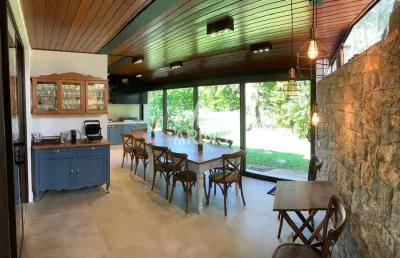 Casa em condomínio a venda na praia da baleia com 4 suítes em são sebastião/sp