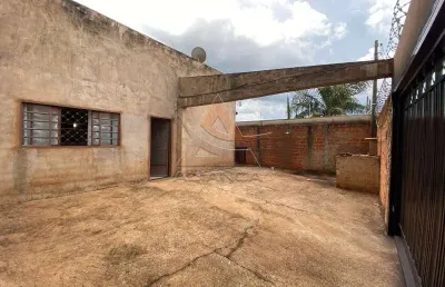 Casa com 3 quartos à venda no Centro, Jardinópolis 