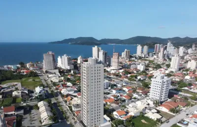 Lindo apto de 3 suítes, área de lazer completa em balneário perequê!