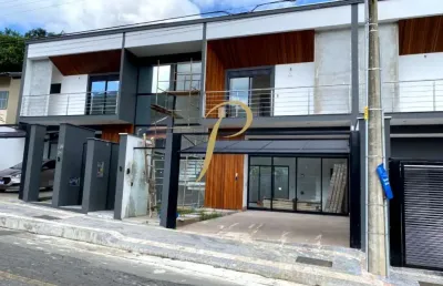 Casa com 3 quartos à venda na rua rio negrinho, 518, saguaçu, joinville por r$ 990.000