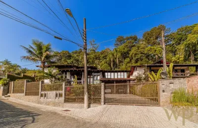 Casa com 3 quartos à venda na fritz hofmann, 128, saguaçu, joinville por r$ 2.900.000