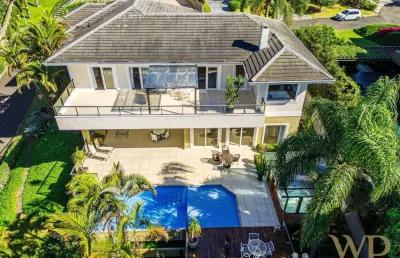 Casa em condomínio fechado com 4 quartos à venda na rua jaraguá, 125, américa, joinville por r$ 7.000.000