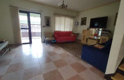 Casa com 4 quartos para alugar na Rua das Hortênsias, --, Mirandópolis, São Paulo