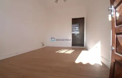 Casa com 2 quartos para alugar na Rua das Aningas, --, Vila Parque Jabaquara, São Paulo