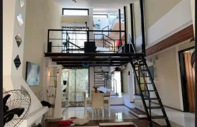 Sobrado com 337 m2 5 dorms sendo 1 suíte 2 salas cozinha 5 banheiros área de serviço 4 vagas garagem