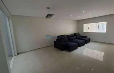 Casa com 3 quartos para alugar na Rua Massaranduba, --, Saúde, São Paulo