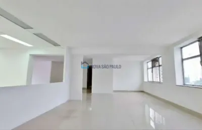 Conjunto comercial no campo belo - 135m², 2 vagas e 4 banheiros