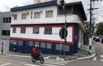 Casa comercial com 18 salas para alugar na Rua Samambaia, --, Bosque da Saúde, São Paulo