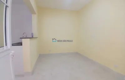 Casa com 1 quarto para alugar na Rua Vale de Amoreira, --, Jardim Miriam, São Paulo