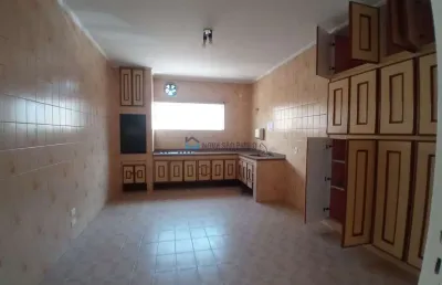 Casa com 2 quartos para alugar na Avenida Diederichsen, --, Vila Guarani, São Paulo