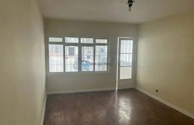 Sobrado de 2 dorms e 1 vaga em excelente localização