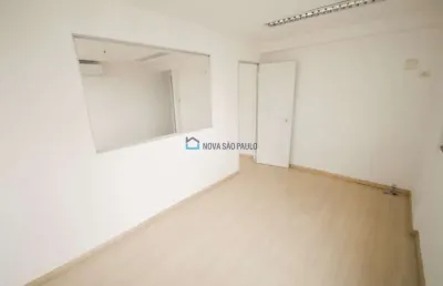 Sala comercial com 1 sala para alugar na Avenida Jabaquara, --, Mirandópolis, São Paulo