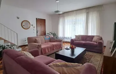 Casa com 3 quartos para alugar na Rua Vuturuna, --, Vila do Bosque, São Paulo