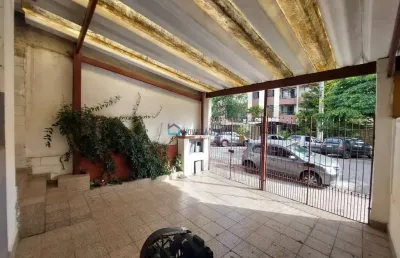 Sobrado residencial com 2 quartos , 2 vagas de garagem e edícula mobiliada nos fundo