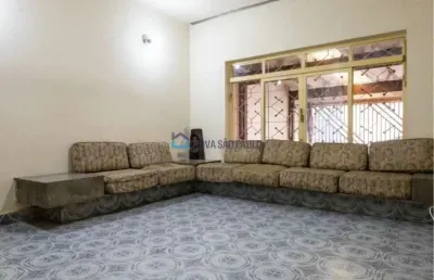 Sobrado disponível para locação 04 dormitórios, 03 banheiros e 03 vagas