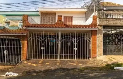 Sobrado com 4 quartos, sendo 02 suítes e 02 vagas de garagem