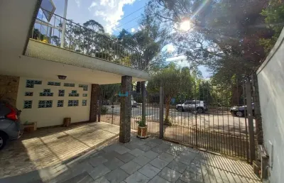 Imóvel espaçoso e bem localizado, próximo ao metrô santos imigrantes