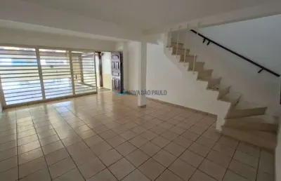 Casa com 3 quartos para alugar na Rua Gabriel de Lara, --, Vila Cordeiro, São Paulo