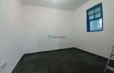Casa com 2 quartos para alugar na Rua Ari Barroso, --, Centro, Diadema