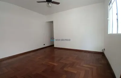 Casa com 2 quartos para alugar na Rua Correia Galvão, --, Jardim da Glória, São Paulo