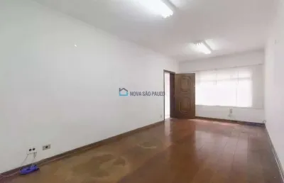 Sobrado para locação na vila santa catarina com 03 quartos e 02 vagas
