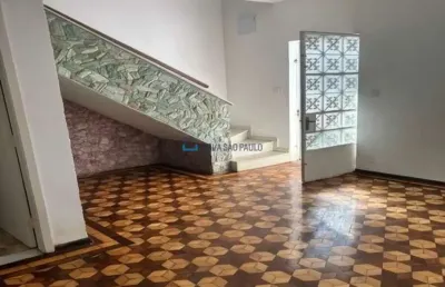 Sobrado no planalto paulista . 3 dormitórios . 3 banheiros . 1 vaga