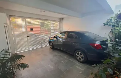 Casa com 3 quartos para alugar na Rua Guarujá, --, Mirandópolis, São Paulo