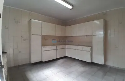 Casa com 3 quartos para alugar na Rua Lomas Valentinas, --, Saúde, São Paulo