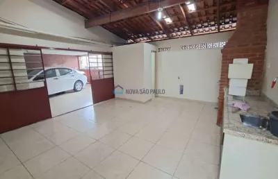 Casa térrea no jabaquara com 03 quartos e 01 suíte e 02 vagas de garagem