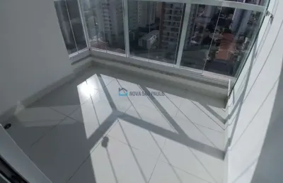 Apartamento de 59 m² com sacada próximo ao metrô saúde
