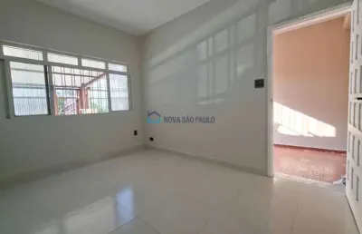 Casa com 3 quartos para alugar na Rua Monsenhor José Maria Monteiro, --, Vila Gumercindo, São Paulo