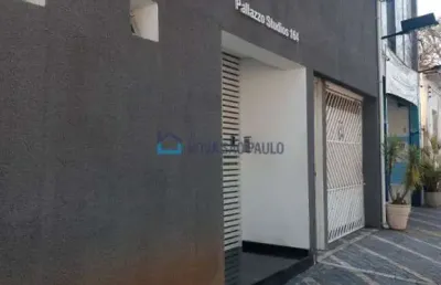 Studio duplex de 1 dorm com 1 vaga em excelente localização.