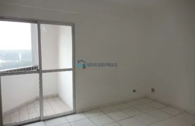 Ótima localização, fácil acesso ao metro jabaquara, com sacada