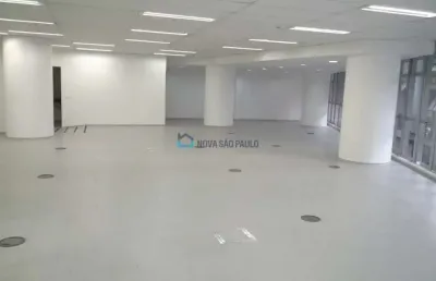 Sobreloja comercial de 925 m² próximo ao metrô república