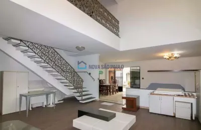 Excelente casa assobradada disponivel para locação em moema.