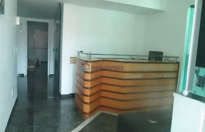 Prédio comercial de 500 m² com 6 salas e 4 vagas. excelente localização