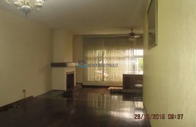 Ótima localização, excelente casa térrea, comercial.