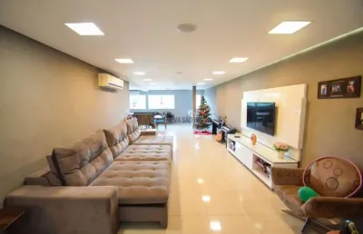 Mansão suspensa  com 4 suítes no jardim da glória  klabim