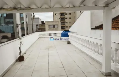 Sobrado à venda, com 3 dormitórios, 1 suíte, terraço, lavabo, 2 vagas, no ipiranga