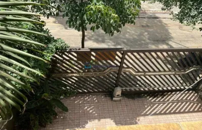 Terreno em rua tranquila em moema, rua residencial e comercial