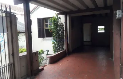 Terreno com 13,30 de frente e 25 de profundidade na saúde
