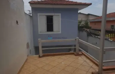 Casa com 3 quartos 1 suite 2 vagas em ótimo estado de conservação