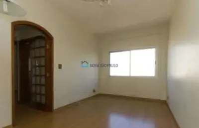 Apartamento com 2 dormitórios, suite, saude, proximo ao metro.
